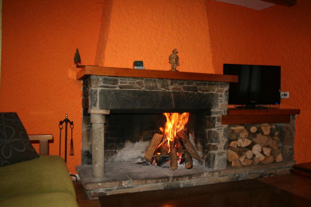 Apartamentos Rurales Les Barnedes Мольо Экстерьер фото